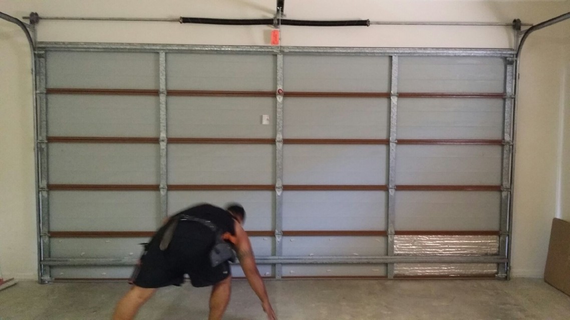 garagedoorrepair1 Oregon City Garage Doors